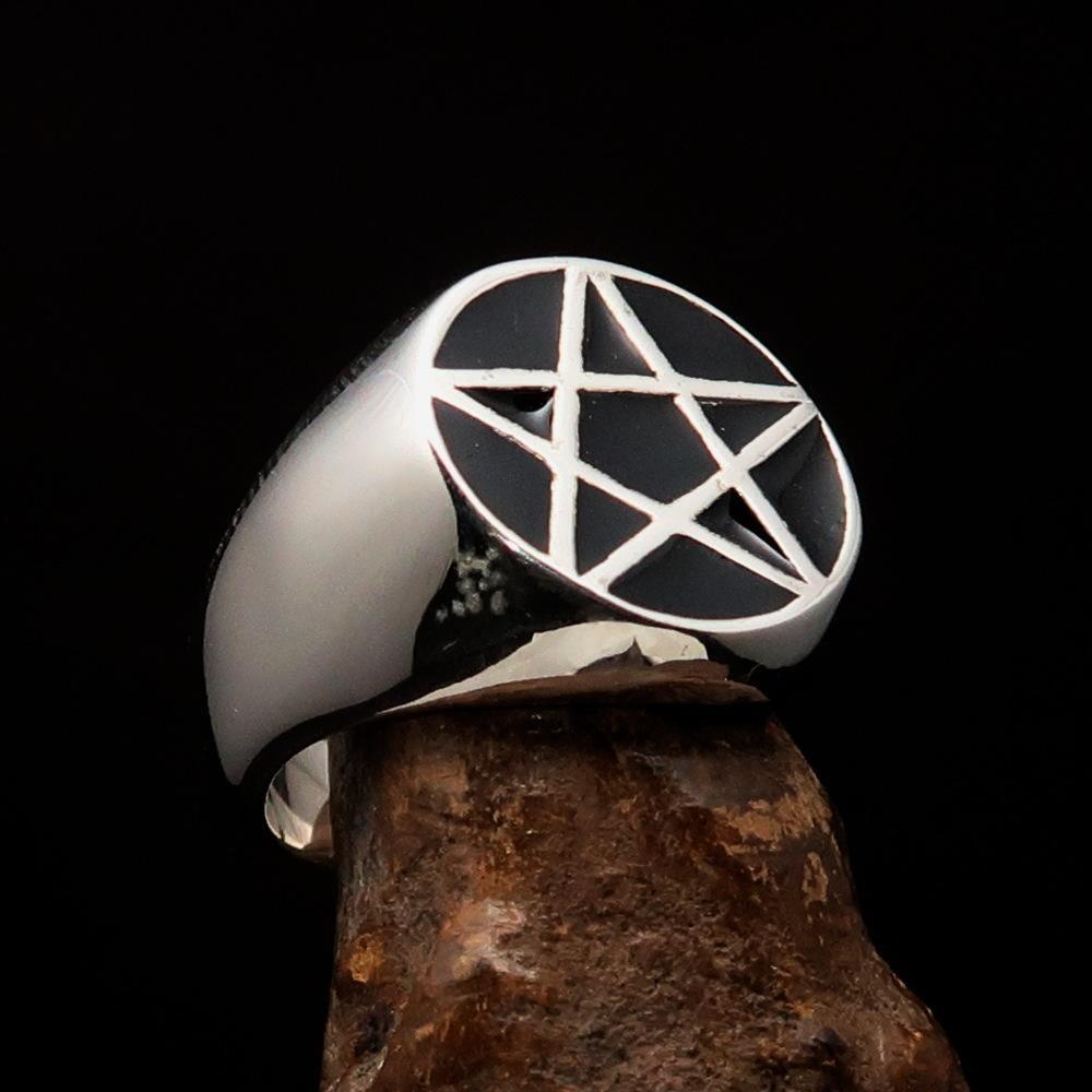 Perfectly crafted Men's Solid Line Pentagram Ring Black - Sterling Silver