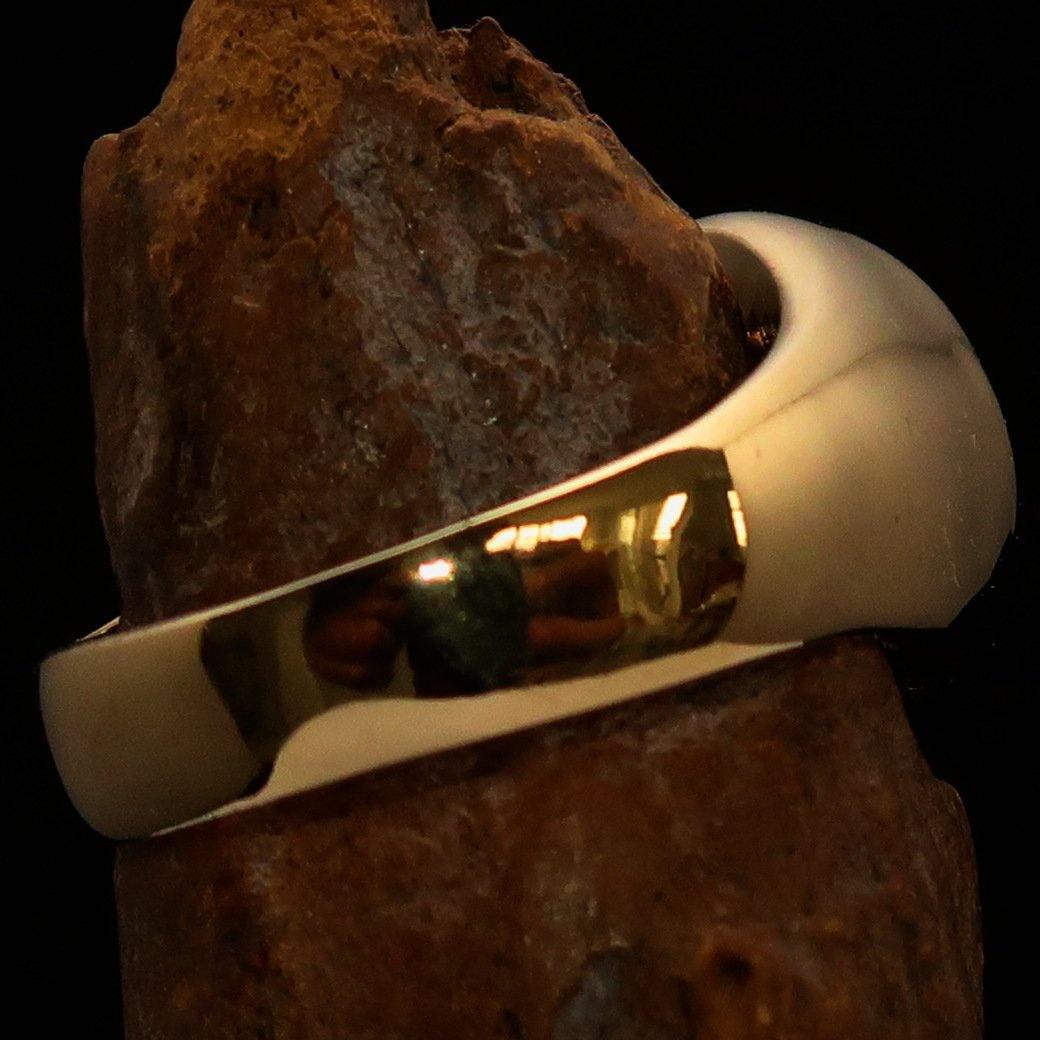 Perfectly crafted Men's Solid Line Pentagram Ring Green - Brass