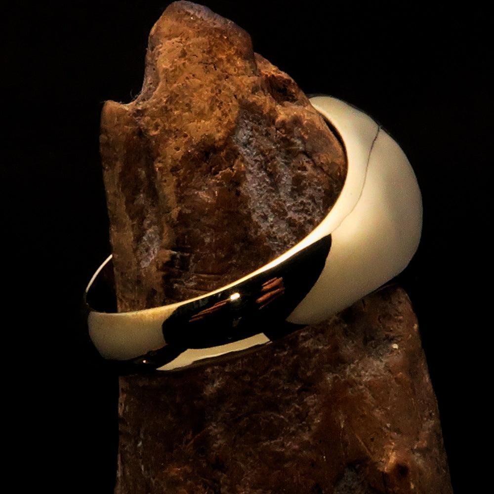 Perfectly domed Men's Solid Line Pentagram Ring Green - Brass