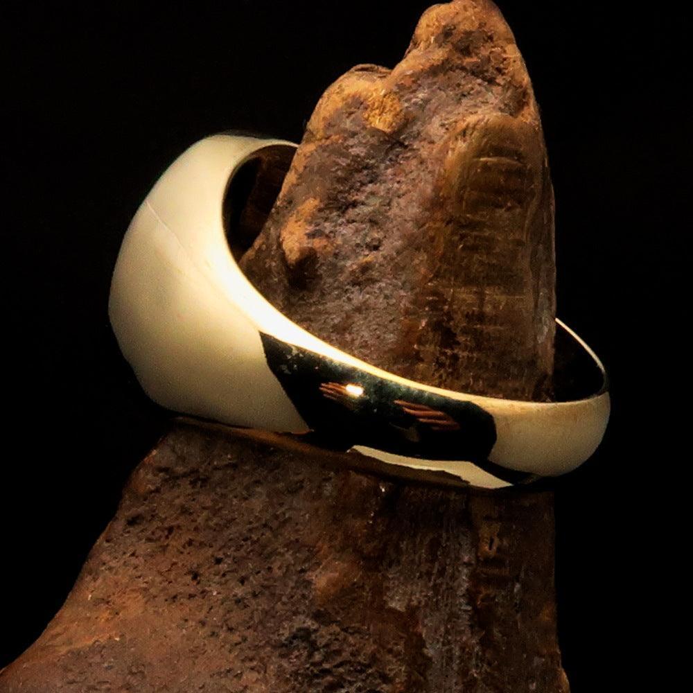 Perfectly domed Men's Solid Line Pentagram Ring Green - Brass